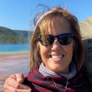 Meet your Posher, Debra